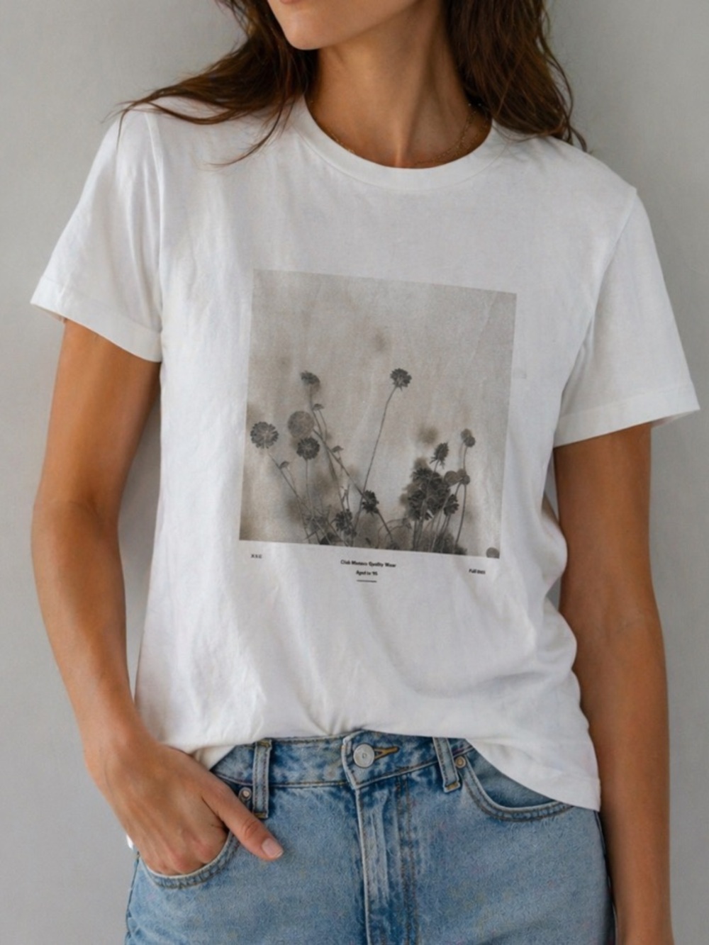 Club Monaco Graphic T Shirt Womens Small  White Monochrome Floral Photo Tee